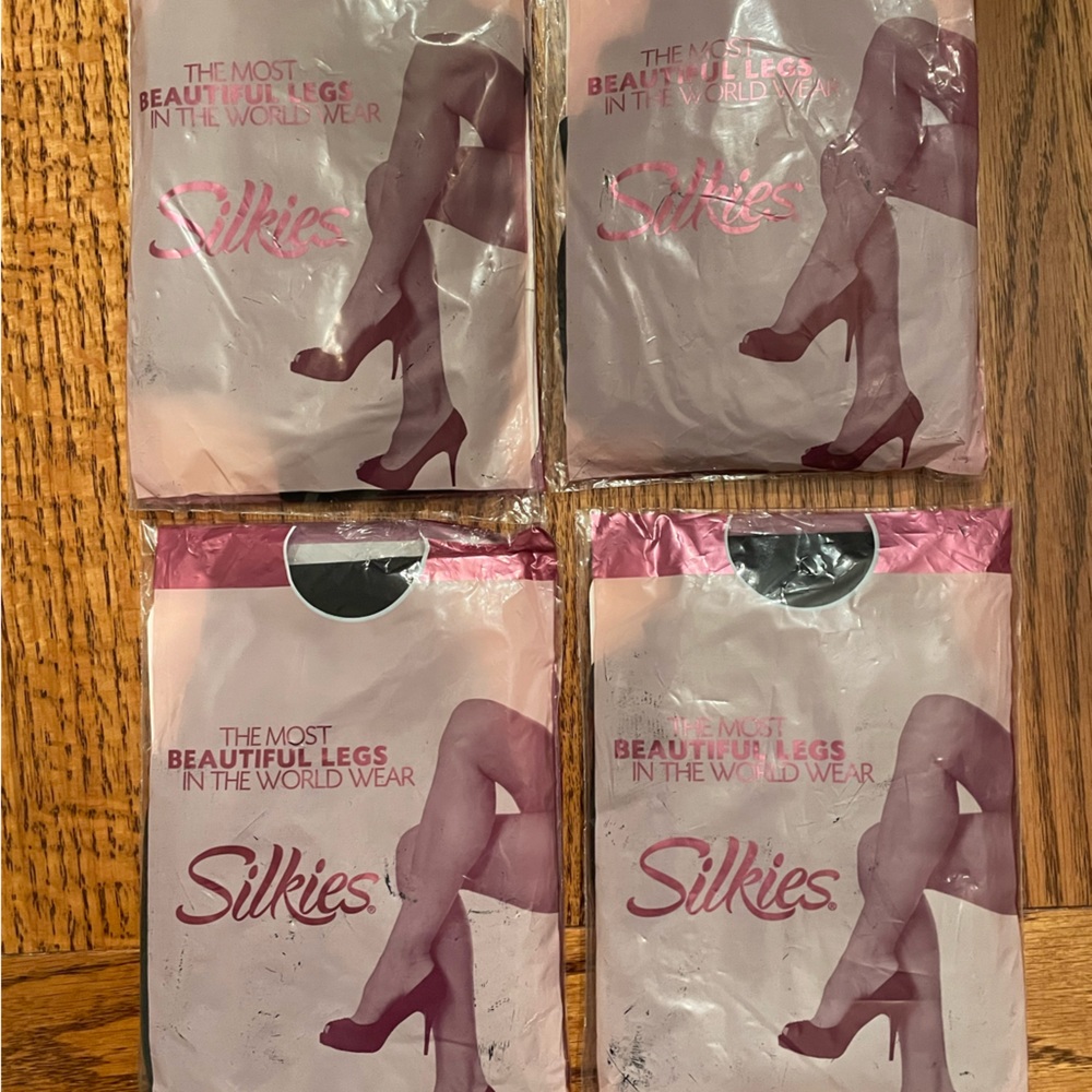 SILKIES ULTRA SHAPELY PERFECTION XTALL JET BLACK PANTYHOSE